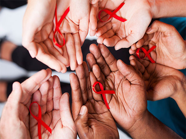 A capa y espada contra el VIH - Un tema delicado