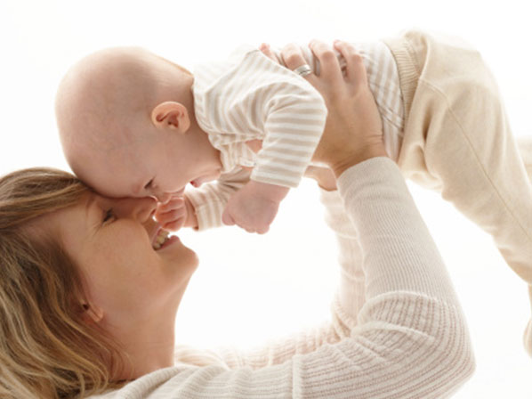 Bebés famosos se suman a los seguros médicos - Mamás contentas
