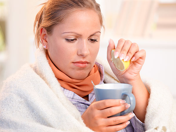 Cómo sobrellevar un día con gripe  - 4. Toma algo caliente