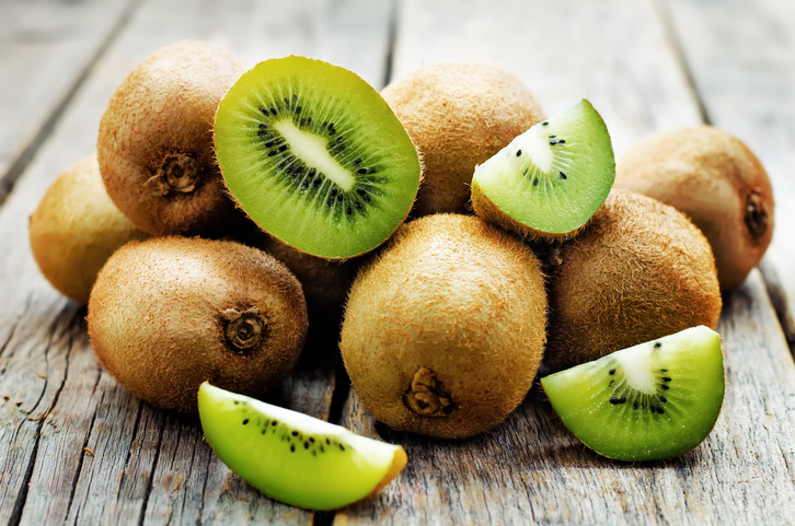 12 frutas que ayudan a bajar de peso - Kiwi