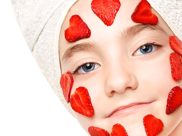 10 mascarillas de fruta para tener una piel increíble  - Exfoliante de fresas