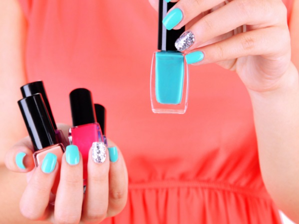 Peligro: tu maquillaje puede infectarte - Esmaltes de uñas que manchan