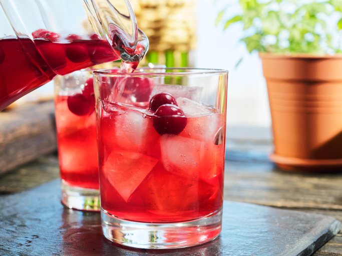 Qué bebidas ayudan a disminuir el estrés - Jugo de cereza