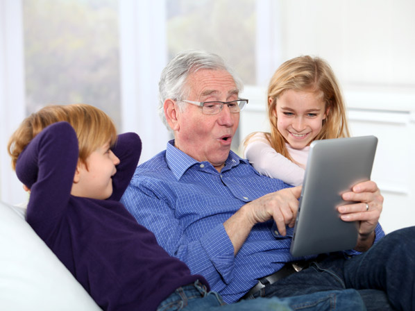 ¿Es saludable que los abuelos cuiden de sus nietos? - Ventaja #5: Nietos más felices
