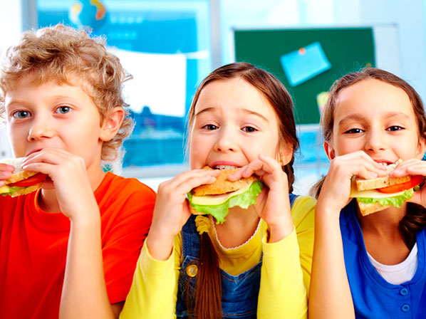 7 errores de los padres sobre alimentación - Carreras de comida