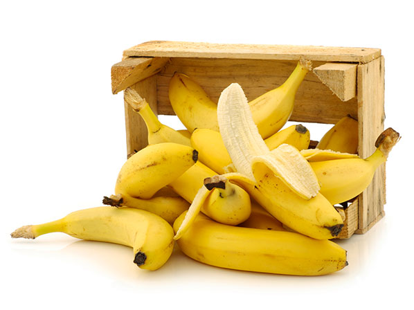 10 alimentos que te ayudan a reducir la papada - 1. Comer plátanos