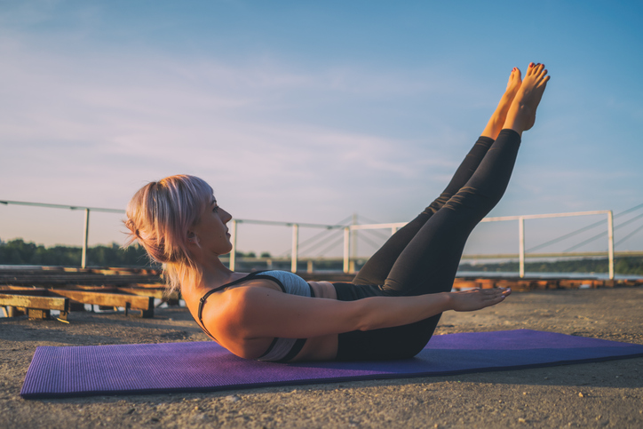 Coronavirus: 7 posturas de pilates para estirar bien los músculos en casa -  Foto 1