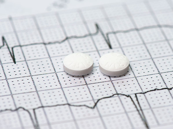 ¿Conviene tomar aspirina para el corazón? - Contraste de opiniones