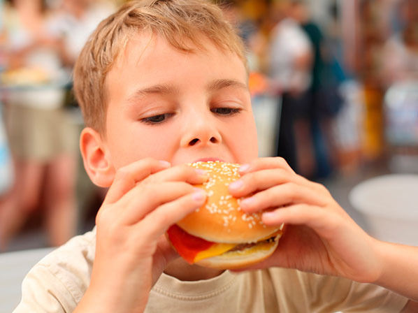 Los famosos más adictos a la comida chatarra - ¿Apto para niños?