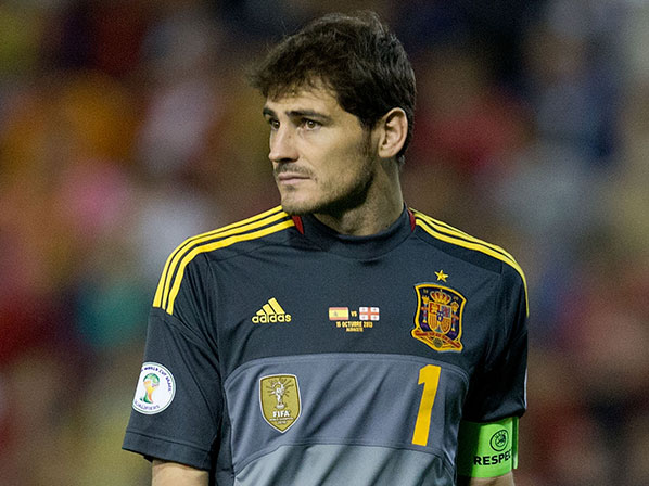 Futbolistas que patean solidaridad - Iker Casillas