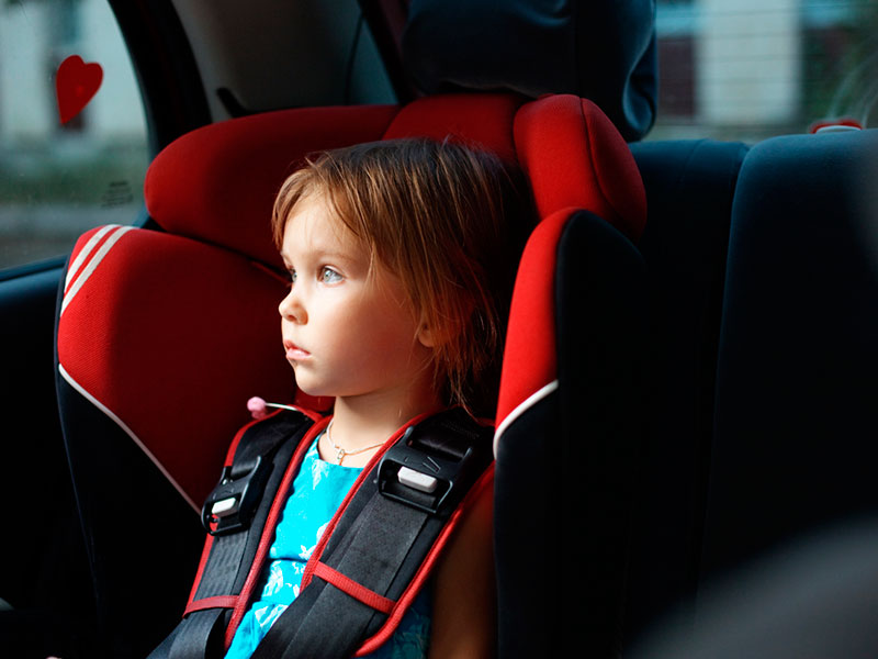 Los peligros de dejar a un niño en el auto - A todos les puede pasar