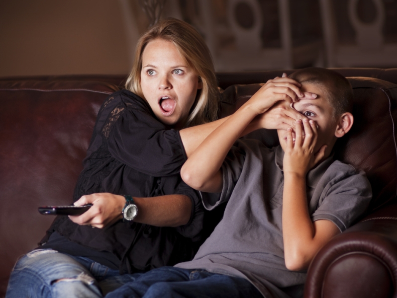 10 cosas terribles que provoca ver mucha TV - 10. Crece la conducta violenta