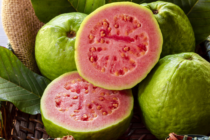 15 frutas para bajar la presión arterial - Guayaba