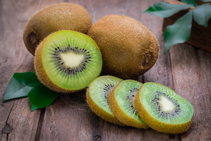 15 frutas para bajar la presión arterial - Kiwi