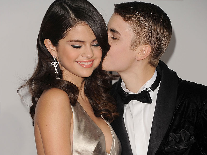 Perdieron su virginidad con otros famosos - Selena y Justin