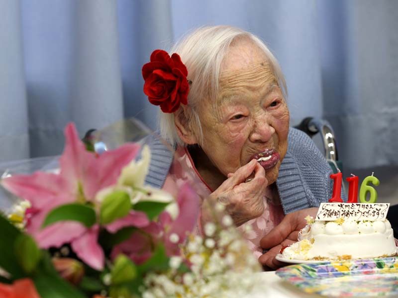 Centenarias cuentan secretos de longevidad - Aconseja comer sushi