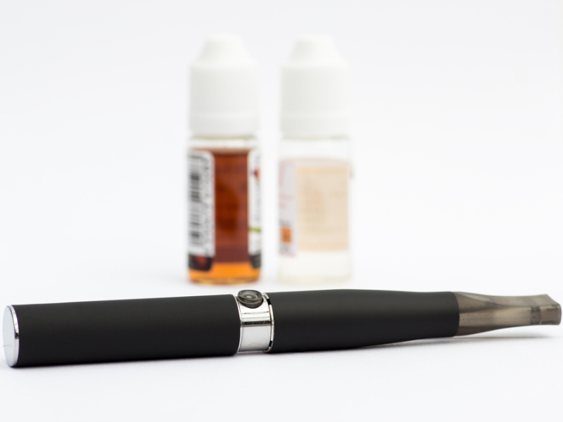 Los e-cigarettes son adictivos y peligrosos - Nicotina pura  