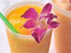Bebida espumante de papaya y naranja