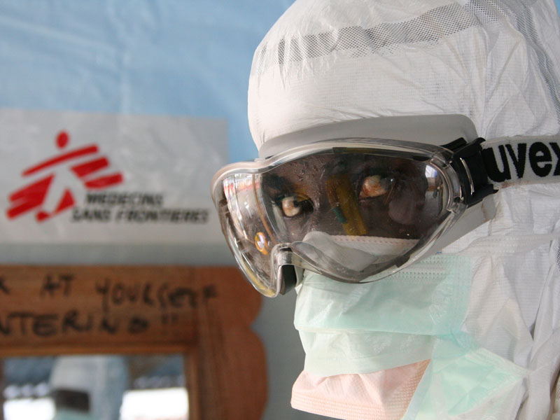 Ébola: médicos que combaten el virus en África - Presencia humana