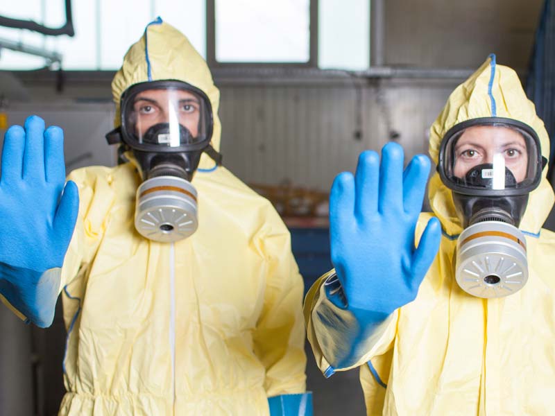 Así es el traje de bioseguridad anti ébola - Tychem C, el más usado
