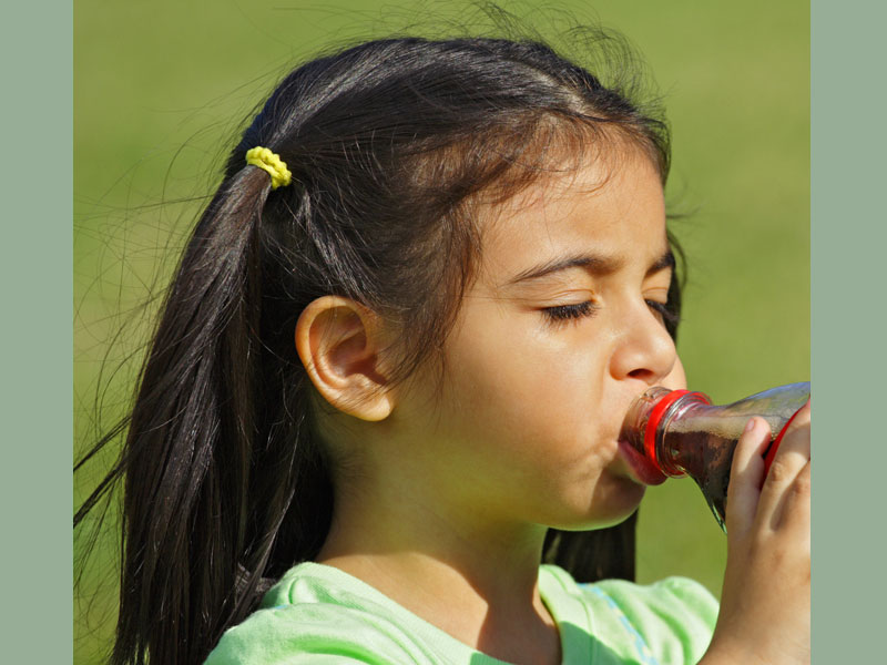 ¿Qué hago si mis hijos no beben agua? - ¿Qué hacer si sólo piden gaseosa o jugos?