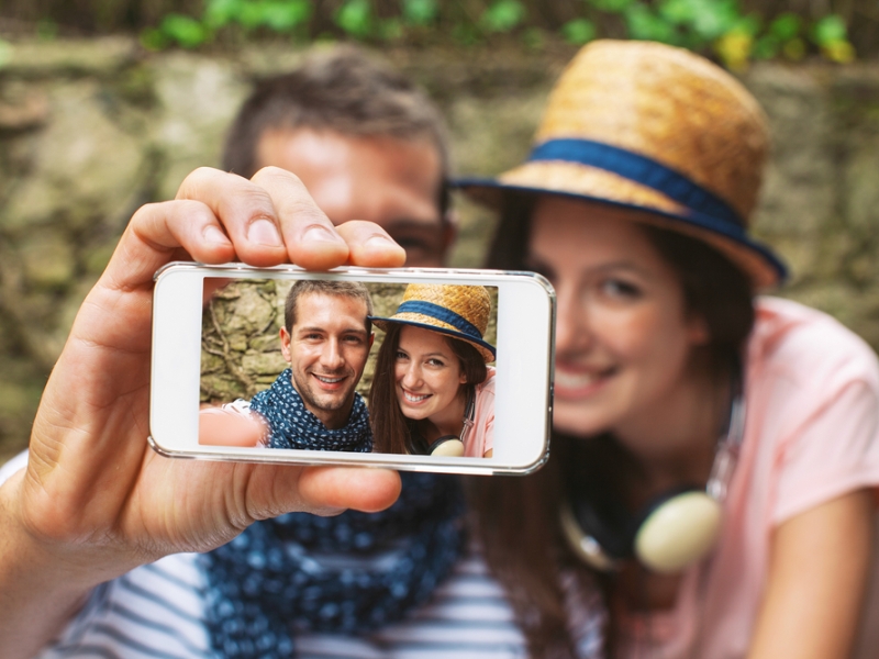 Más cirugías estéticas por auge de selfies - ¿Por qué sacamos tantas autofotos?