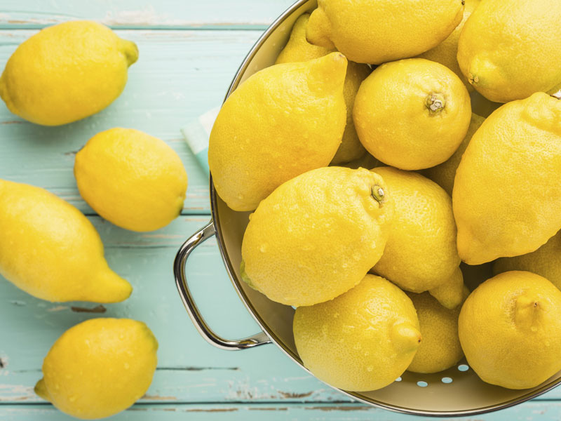 ¿Es verdad que el agua tibia con limón adelgaza? - Mito 2: Desintoxica el cuerpo