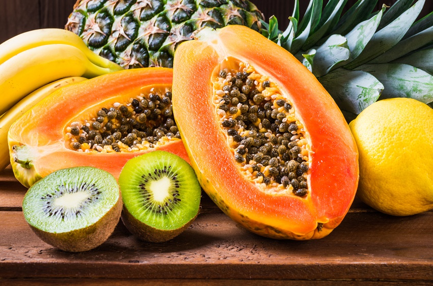 Cómo aliviar el hígado graso - Come kiwi y papayas