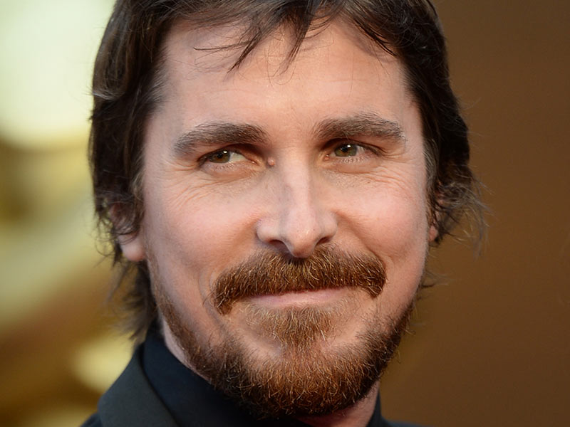 ¿Por qué tienen cabello oscuro y barba más clara? - Christian Bale