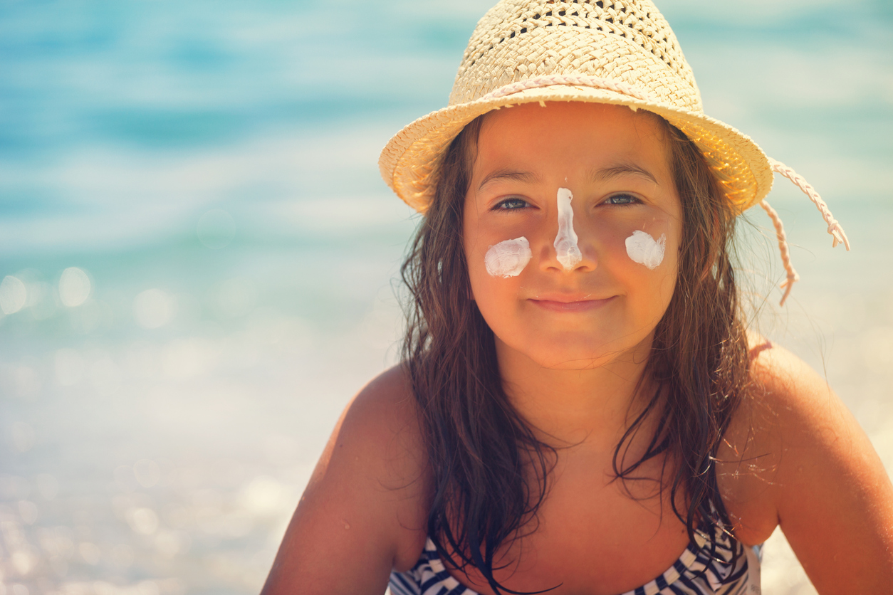 Cómo cuidarse de los peligros que acechan en verano - Protege la piel