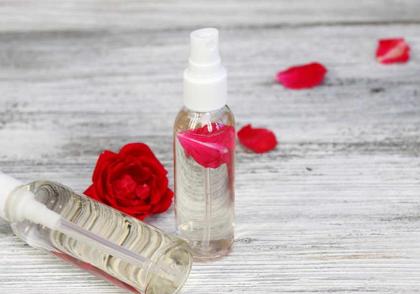 Recomendaciones para el cuidado de la piel en casa - 8. Vinagre blanco y agua de rosas