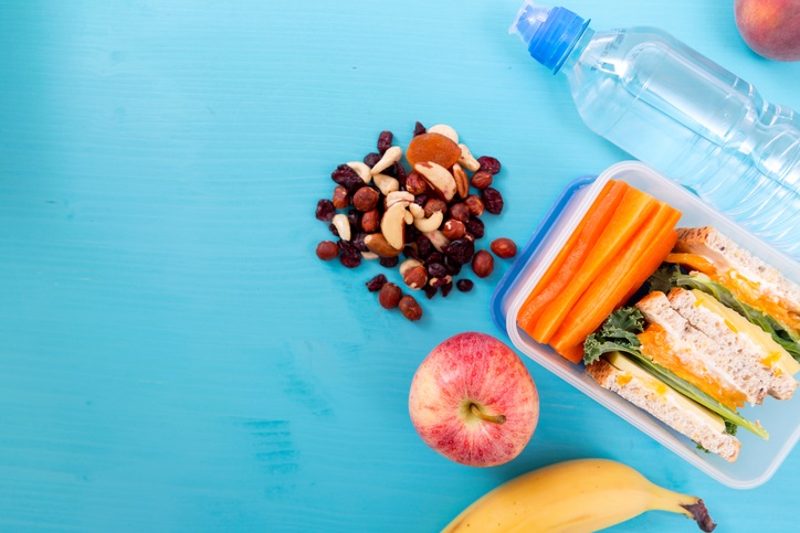 10 refrigerios saludables con menos de 200 calorías - ¿Qué son los refrigerios?