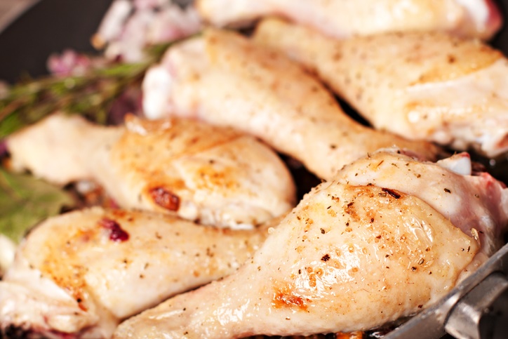 Dieta keto: tentadora receta de pollo al horno - 2. Prepara y dispone el pollo