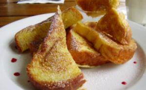 Tostadas a la francesa light rellenas (pan francés)