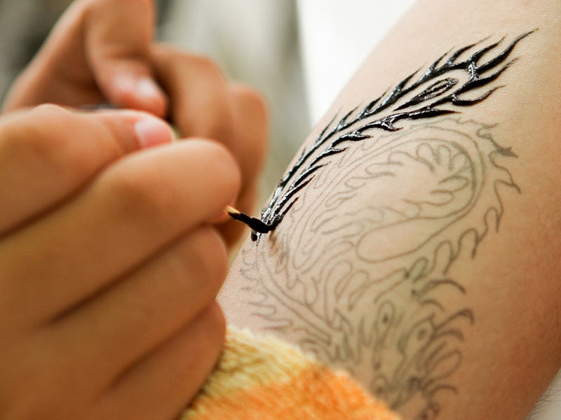 Lo que debes saber sobre tu primer tatuaje - Una opción temporal