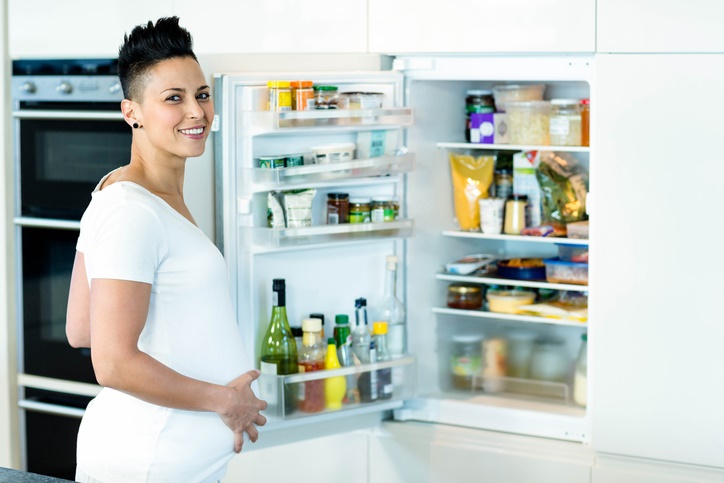 ¿Por qué las mujeres embarazadas tienen antojos? - ¿Hay que cumplirlos?