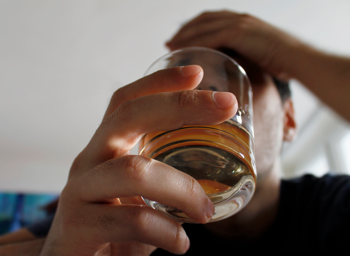 Cuáles son los factores de riesgo de un ACV - Consumo excesivo de alcohol