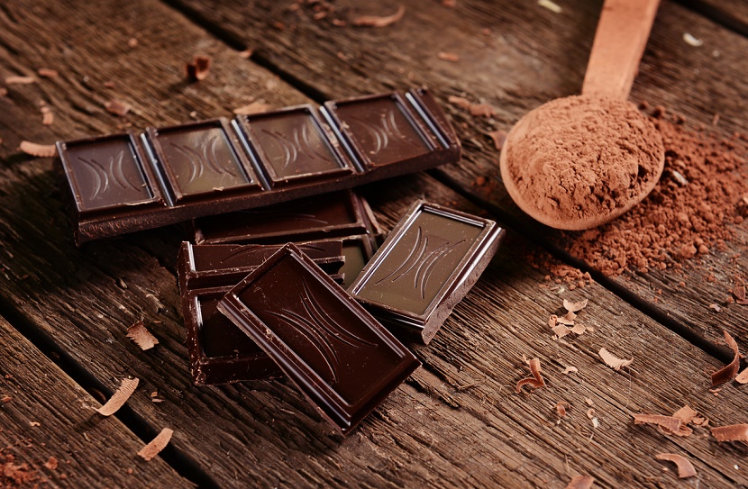 15 alimentos poderosos que te dan energía y vitalidad - 12. Chocolate amargo