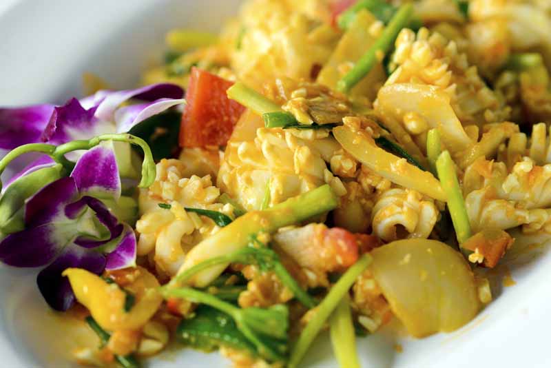 Las 7 mejores recetas para la cuaresma - 2. Ensalada de pescado al curry: 189 calorías