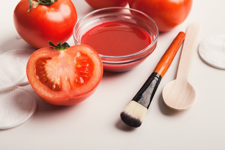 Cómo calmar la piel irritada en casa - Tomate