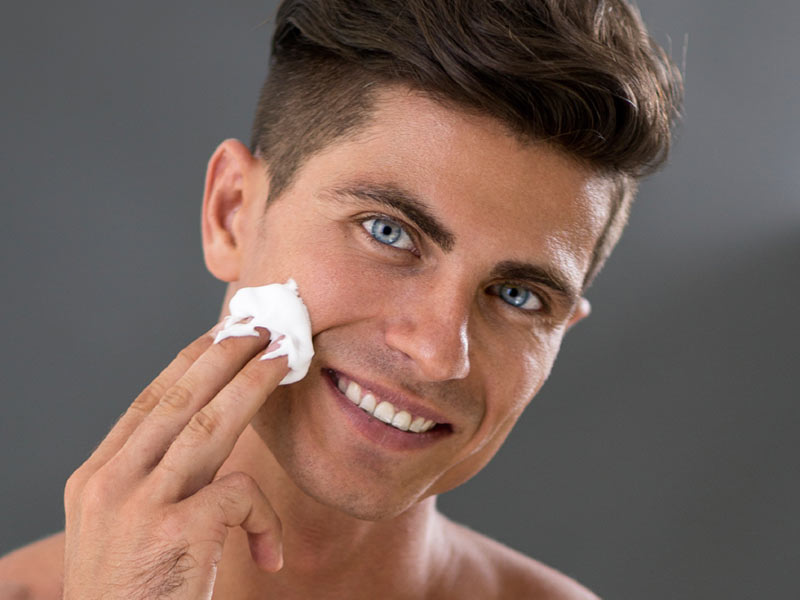 Lo que debes saber al afeitarte por primera vez - Paso 3: Abre los poros