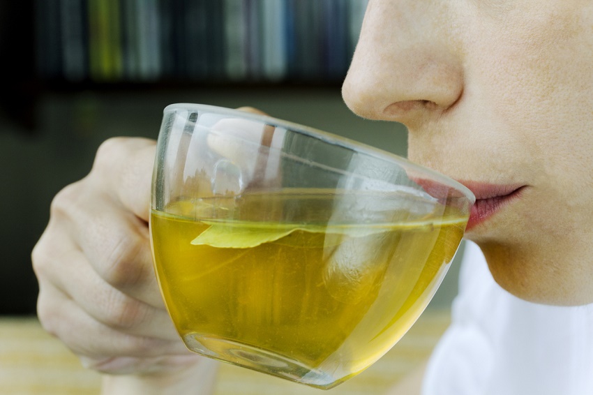 Menta, el remedio casero estrella para aliviar el dolor de estómago - El té también alivia