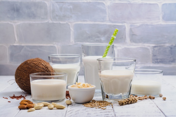 Cuáles son los beneficios y riesgos de beber leche - 