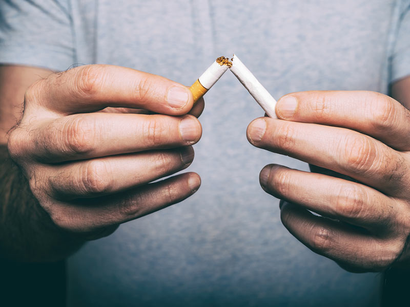10 cosas que debes romper antes de los 30 - 5. Fumar