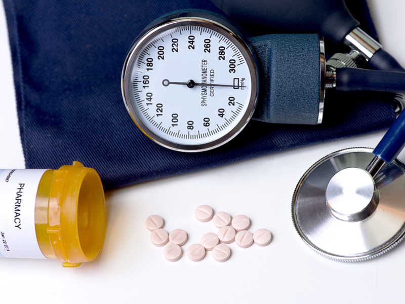 Cuándo no debes mezclar medicamentos con alcohol - Medicamentos para la presión arterial