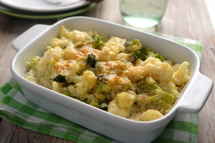 Dieta keto: receta de coliflor con brócoli - 5. Dispone la mezcla en una fuente
