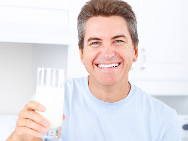 Dientes blancos por más tiempo - 7. Consume lácteos