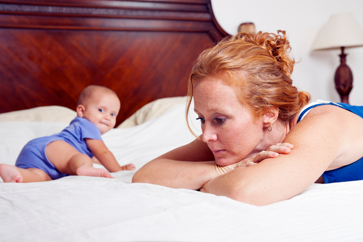 Conoce las señales de  la depresión postparto - Poca vinculación con el bebé