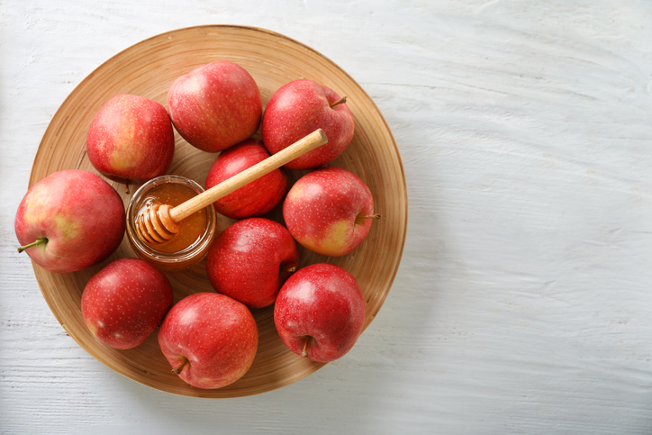 Cómo calmar la piel irritada en casa - Manzana y miel