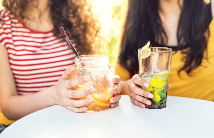 Lo que bebes importa: 10 consejos de bebidas saludables - 9. Agua saborizada casera
